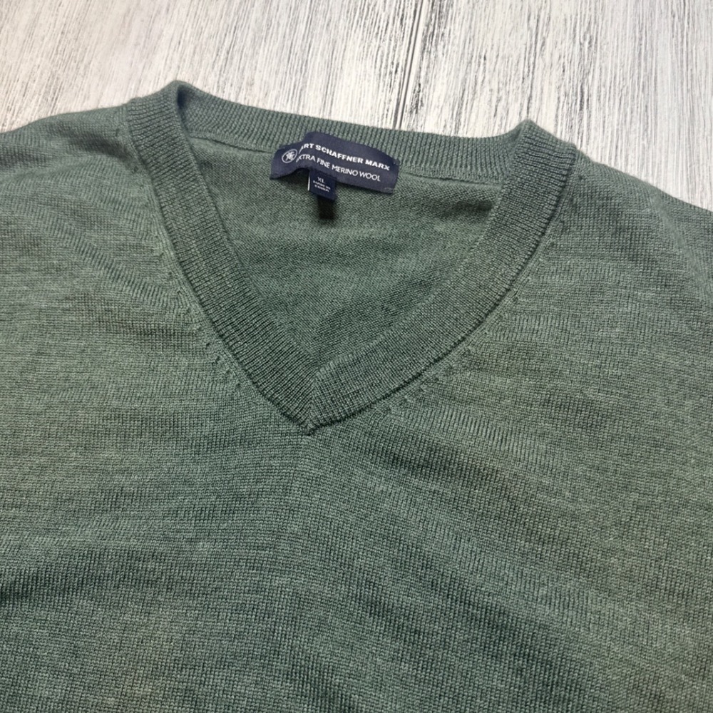 Hart‎ Schaffner Marx Mens XL Olive Green Extra Fine Merino Wool V-Neck Sweater